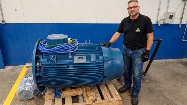 Testes elétricos no rebobinamento de motor em SP